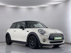 White Used 2015 Mini Cooper Hatch Hatchback | £8,850 (Good price)