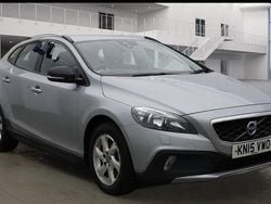 Silver Used 2015 Volvo V40 CC SE Estate | £7,695 (Fair price)