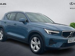 Used 2025 Volvo XC40 Core SUV | £26,099 (Fair price)