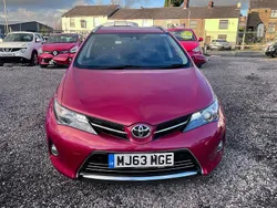 Red Used 2013 Toyota Auris Estate | £6,490 (Fair price)