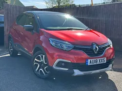 Red and black Used 2018 Renault Captur Dynamique SUV | £6,999 (A bit pricey)