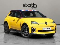 Yellow/black Used 2025 Renault R5 Iconic Hatchback | £25,450 (Fair price)