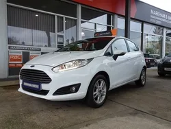 Frozen white Used 2017 Ford Fiesta Zetec Hatchback | £6,991 (A bit pricey)