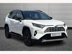 White pearl black Used 2019 Toyota RAV4 Hybrid SUV | £23,651 (Fair price)