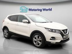 White Used 2018 Nissan Qashqai N-Connecta SUV | £12,896 (Good price)