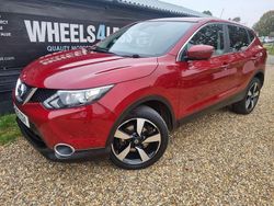 Red Used 2016 Nissan Qashqai N-Connecta SUV | £7,899 (Fair price)