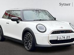 White Used 2024 Mini Cooper S Hatch Hatchback | £24,500 (Fair price)
