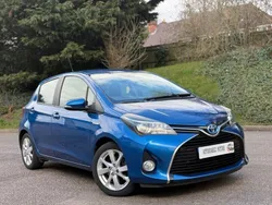 Blue Used 2015 Toyota Yaris Hybrid Hatchback | £8,995 (Fair price)