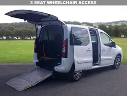 White Used 2018 Citroën Berlingo Feel MPV | £9,999 (Good price)