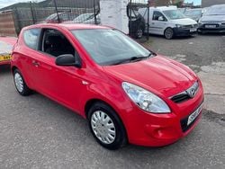 Red Used 2011 Hyundai i20 Classic Hatchback | £2,795 (Fair price)