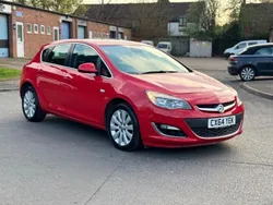 Red Used 2014 Vauxhall Astra Elite Hatchback | £3,990 (Fair price)