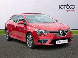Red Used 2017 Renault Mégane IV Dynamique Hatchback | £9,267 (Fair price)