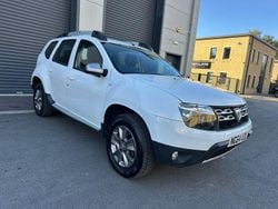 White Used 2015 Dacia Duster Lauréate SUV | £3,995 (Super price)