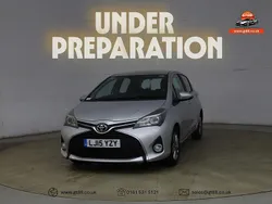 Silver Used 2015 Toyota Yaris Hatchback | £5,475 (Fair price)