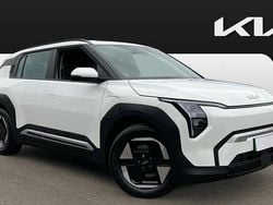 White New 2025 Kia EV3 Air SUV | £29,939 (Good price)