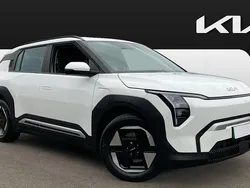 White New 2025 Kia EV3 Air SUV | £30,054 (Good price)
