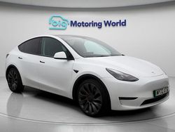 White Used 2022 Tesla Model Y Performance SUV | £25,600 (Fair price)