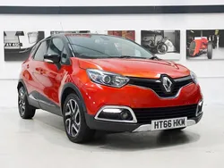 Red/black Used 2017 Renault Captur Signature SUV | £5,997 (Fair price)
