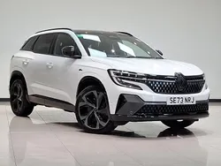 White Used 2023 Renault Austral Iconic Esprit Alpine SUV | £26,698 (Fair price)