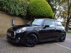 Black Used 2019 Mini Cooper Hatch Hatchback | £17,500 (Fair price)
