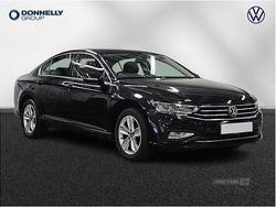 Black Used 2021 VW Passat SE Sedan | £15,925 (Fair price)