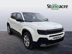 White New 2025 Jeep Avenger Altitude SUV | £21,995 (Fair price)