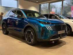 New 2025 Peugeot e-5008 Allure SUV | £45,510 (A bit pricey)