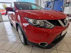 Red Used 2016 Nissan Qashqai N-Connecta SUV | £7,000 (Fair price)