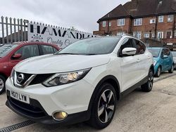 White Used 2017 Nissan Qashqai N-Connecta SUV | £8,995 (Fair price)