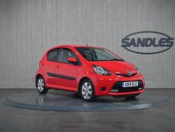 Red Used 2014 Toyota Aygo Style Hatchback | £6,499 (Good price)