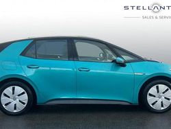 Blue Used 2022 VW ID.3 Pro Hatchback | £15,133 (Fair price)