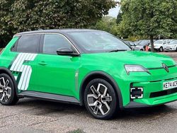 Twotone metallic pop green with black roof + red roof line Used 2025 Renault R5 Komfort Hatchback | £24,490 (Fair price)