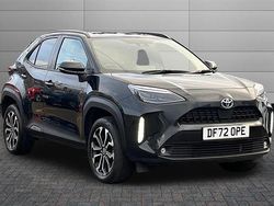 Black Used 2023 Toyota Yaris Hybrid Design SUV | £21,000 (Fair price)