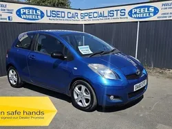 Blue Used 2010 Toyota Yaris Hatchback | £2,175 (Good price)