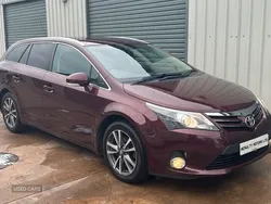 Red Used 2015 Toyota Avensis Business Edition Estate | £5,450 (Fair price)