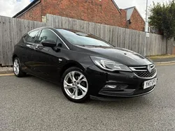 Black Used 2017 Vauxhall Astra SRi Hatchback | £4,495 (Good price)