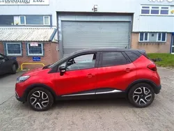 Red black Used 2015 Renault Captur Signature SUV | £4,995 (Fair price)