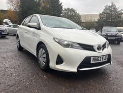 Used 2013 Toyota Auris Active | £2,795