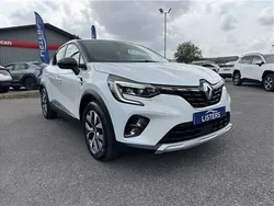 Metallic artic white Used 2020 Renault Captur Version S SUV | £13,495 (Fair price)