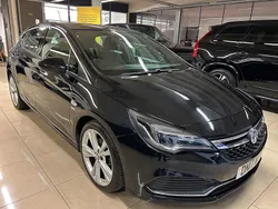 Black Used 2017 Vauxhall Astra SRi Hatchback | £4,990 (Fair price)