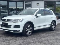 White Used 2013 VW Touareg R-line SUV | £11,995 (A bit pricey)