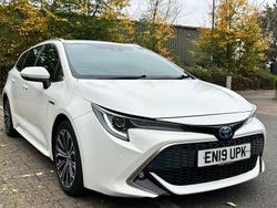 White Used 2019 Toyota Corolla Estate | £16,350 (Good price)