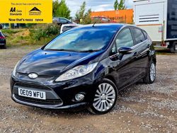 Black Used 2009 Ford Fiesta Titanium Hatchback | £3,588 (Fair price)