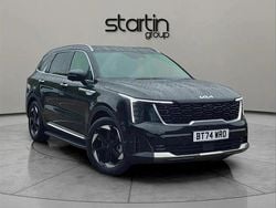 Black Used 2025 Kia Sorento SUV | £40,399 (Fair price)