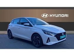 White Used 2022 Hyundai i20 SE Hatchback | £14,054 (Fair price)