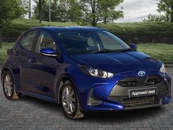 Blue Used 2023 Toyota Yaris Hybrid Hatchback | £15,550 (Good price)