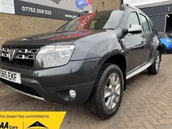 Grey Used 2015 Dacia Duster Lauréate SUV | £4,665 (Good price)