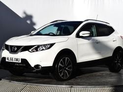 White Used 2016 Nissan Qashqai Tekna SUV | £9,999 (Good price)