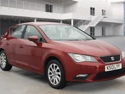 Metallic red Used 2013 Seat Leon SE Hatchback | £6,195 (Fair price)