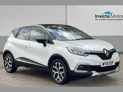 White/black Used 2019 Renault Captur GT-Line SUV | £9,347 (Fair price)